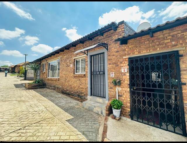 30 BEDROOM HOUSE FOR SALE IN ELSBURG